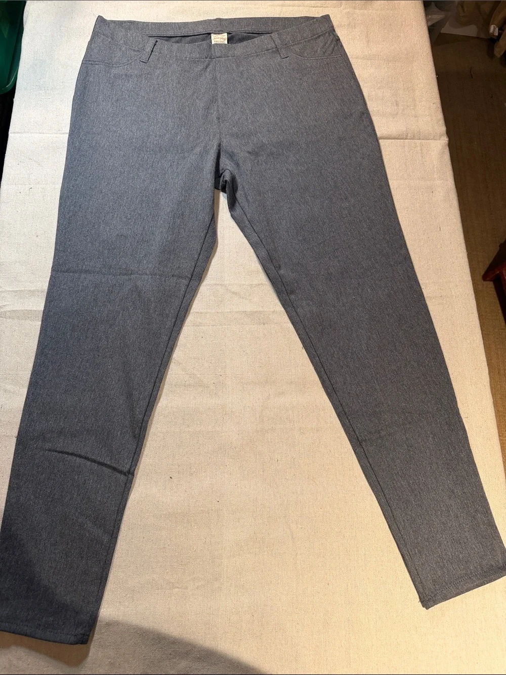 Gray Pull-On Leggings Pants